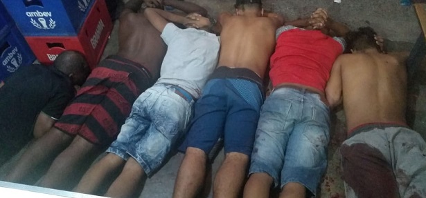 Fuzis, granadas, munições e grande quantidade de drogas apreendidos na comunidade do Estado, em Niterói
